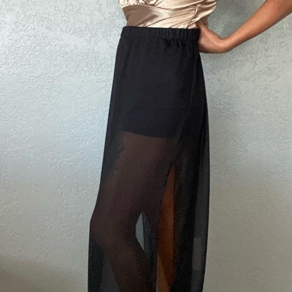 Size M - Black Chiffon Maxi Skirt w/ High Slits by Express 🖤 - Picture 2 of 4